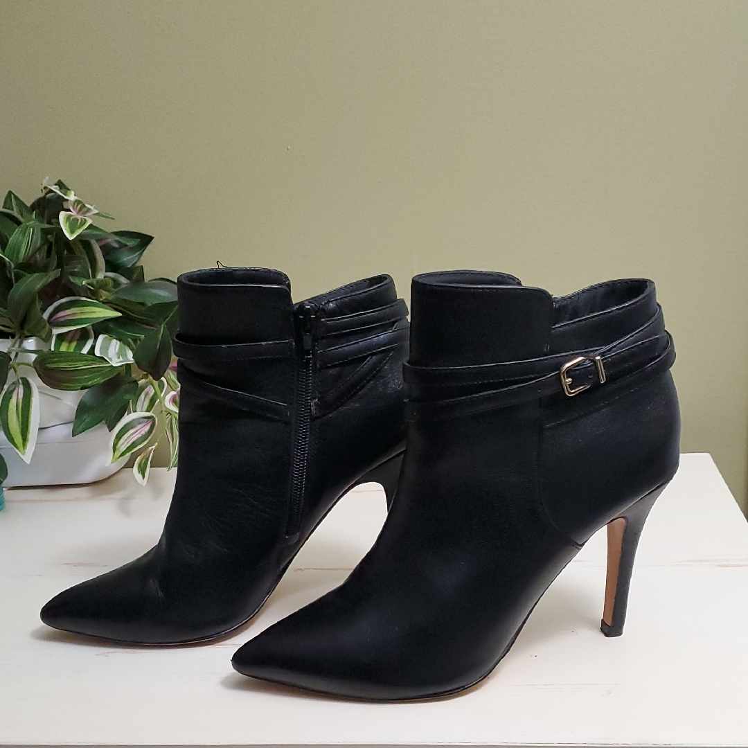 Saks Fifth Avenue Black | Black Leather Heeled Booties With Ankle Straps Sz 7